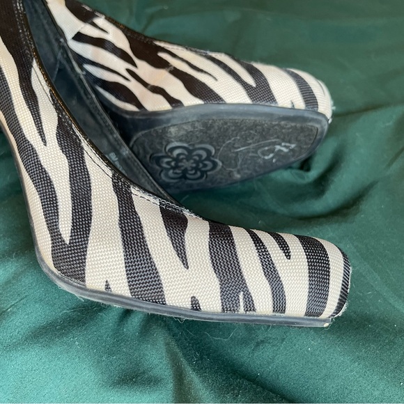 Zebra high heels - Picture 3 of 3